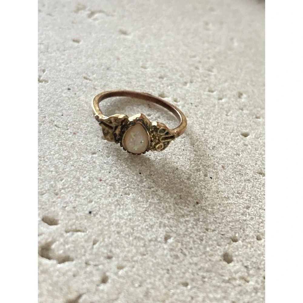 Gold‎ Tone Faux Opal Rhinestone Cluster Ring White Navette Victorian Revival